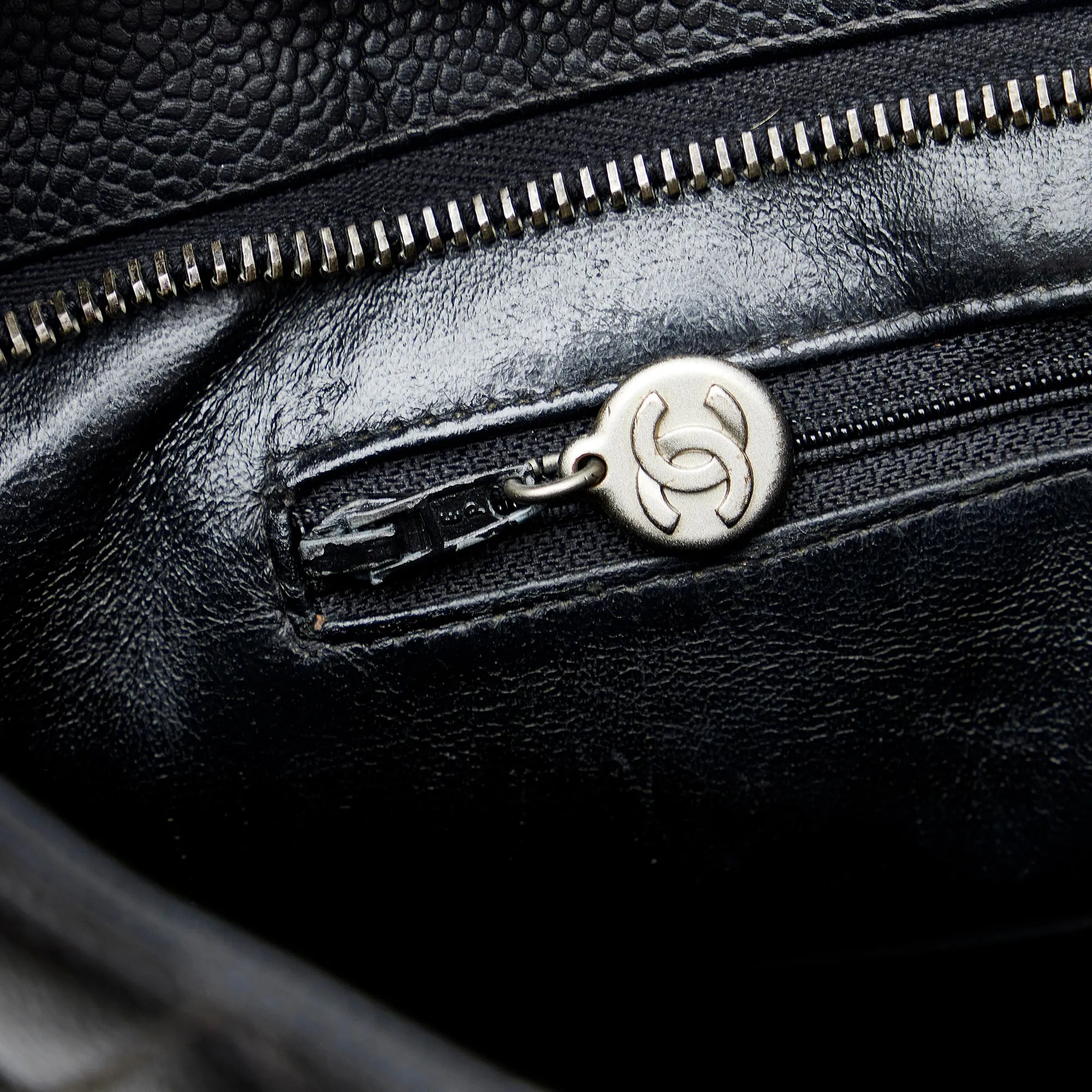 Chanel Caviar Medallion Tote (SHG-CyxjCt)