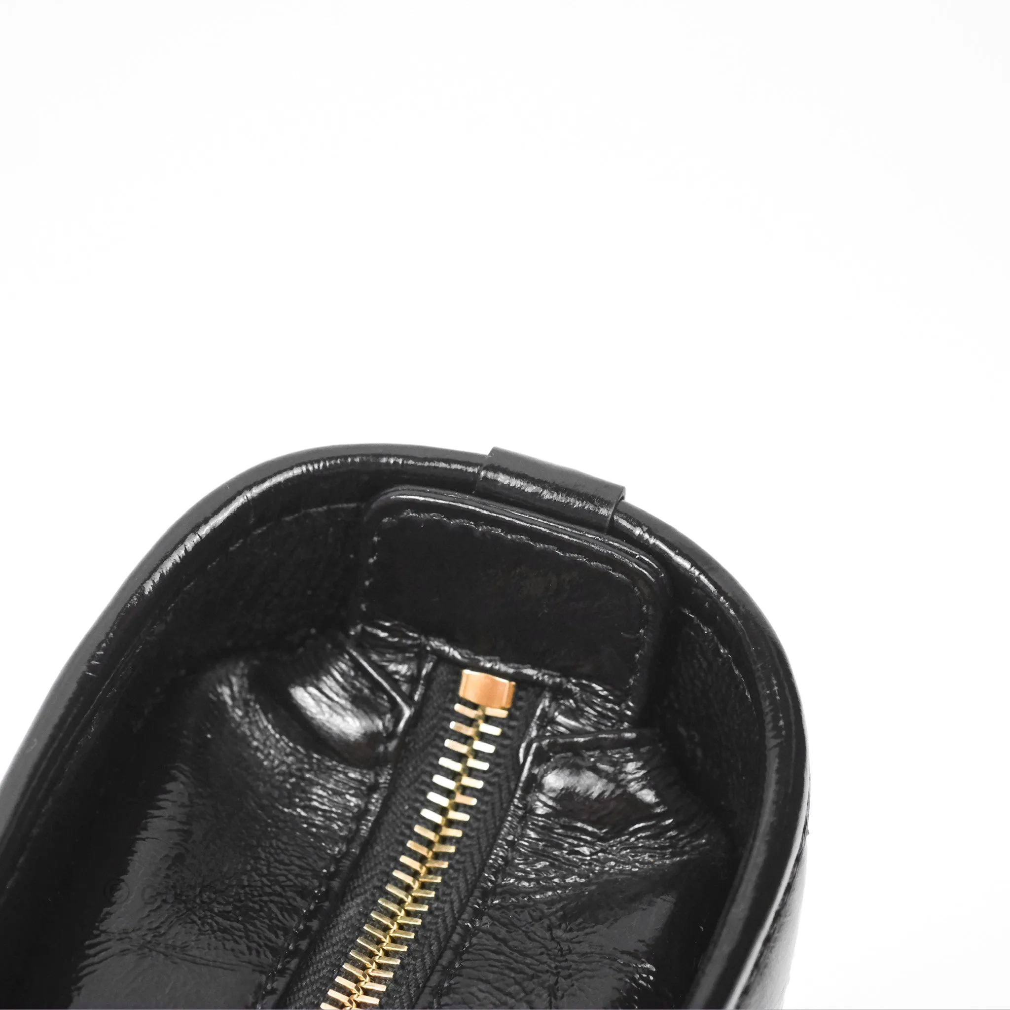 Chanel New Medium Gabrielle Hobo Quilted Black Glazed Aged Calfskin