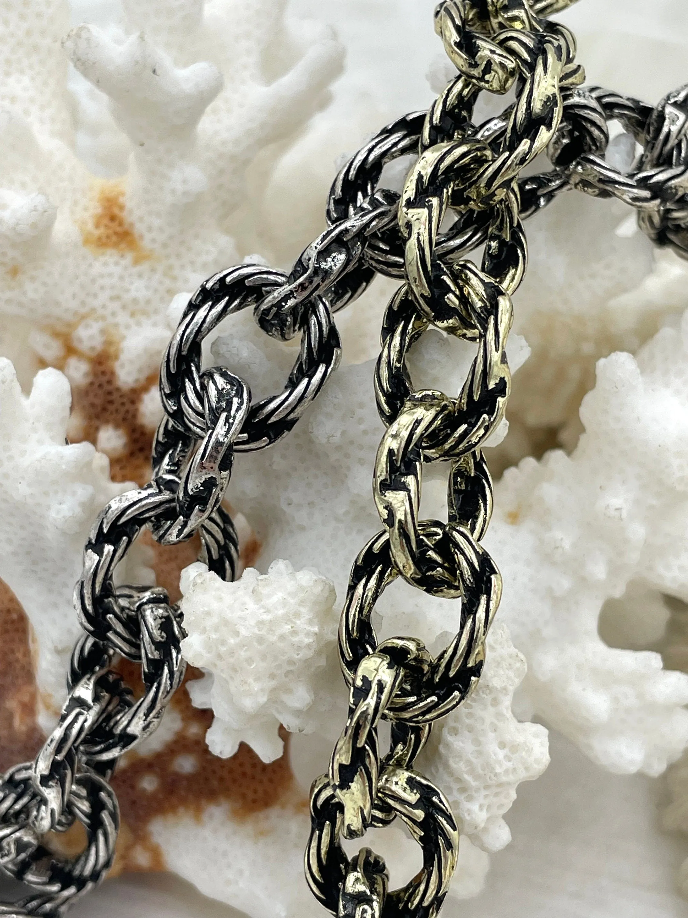 Chunky Cable Chain Textured sold by the foot. 16.5mm x 12.5mm x 3.5mm. Electroplated Zinc alloy, Statement Rolo Chain 4 finishes. Fast ship