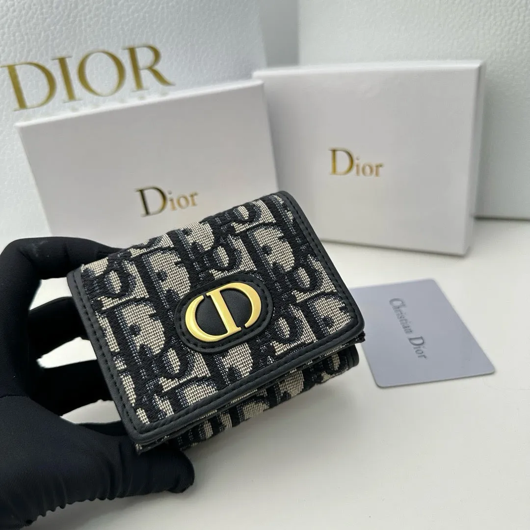 DR489 Small 30 Montaigne Wallet / 3.7x2.9x1.4inch