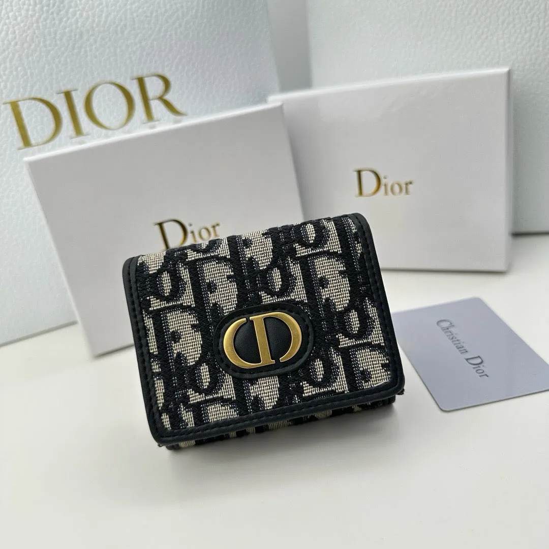 DR489 Small 30 Montaigne Wallet / 3.7x2.9x1.4inch