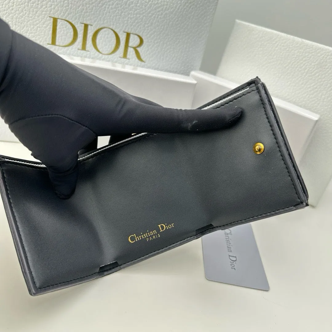DR489 Small 30 Montaigne Wallet / 3.7x2.9x1.4inch