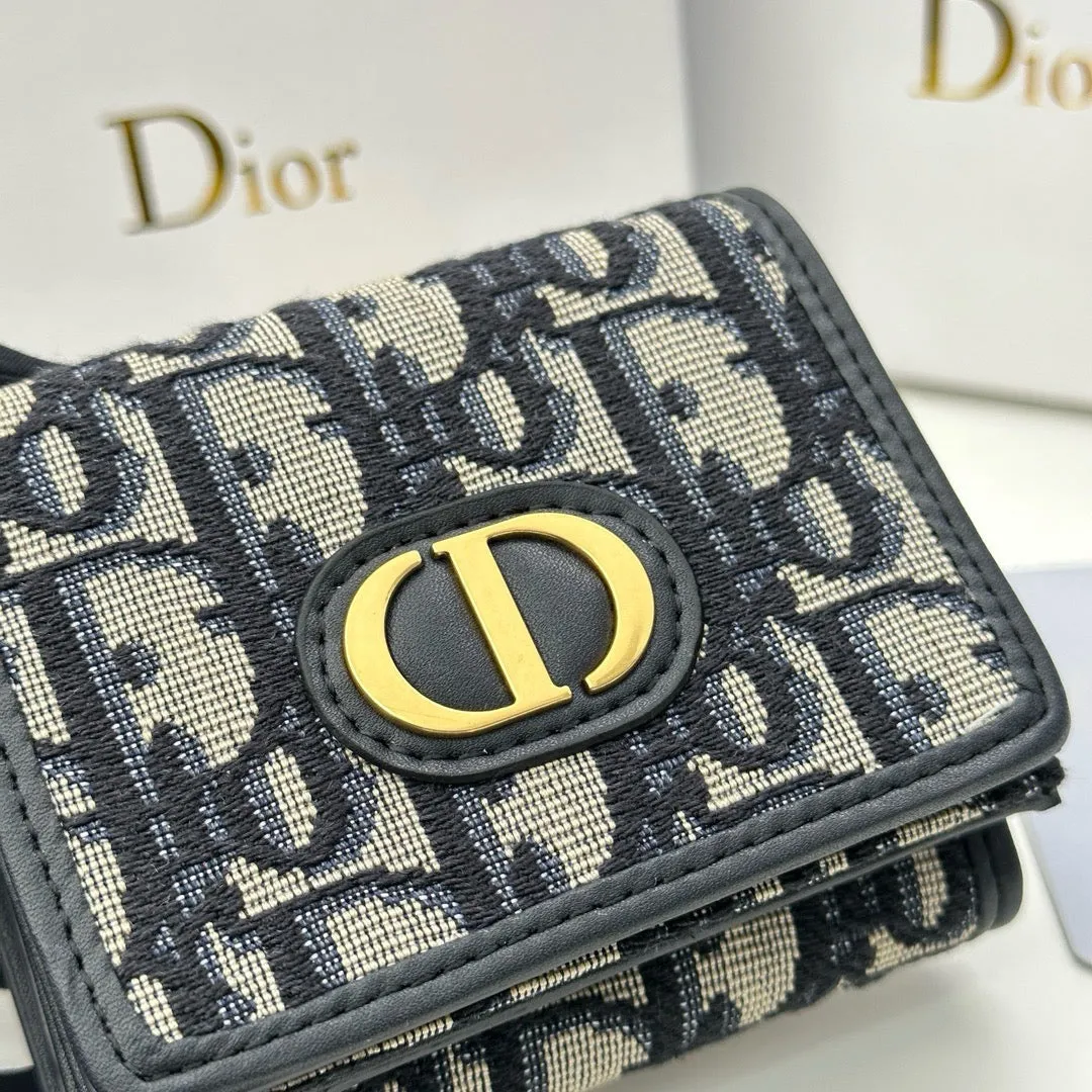 DR489 Small 30 Montaigne Wallet / 3.7x2.9x1.4inch