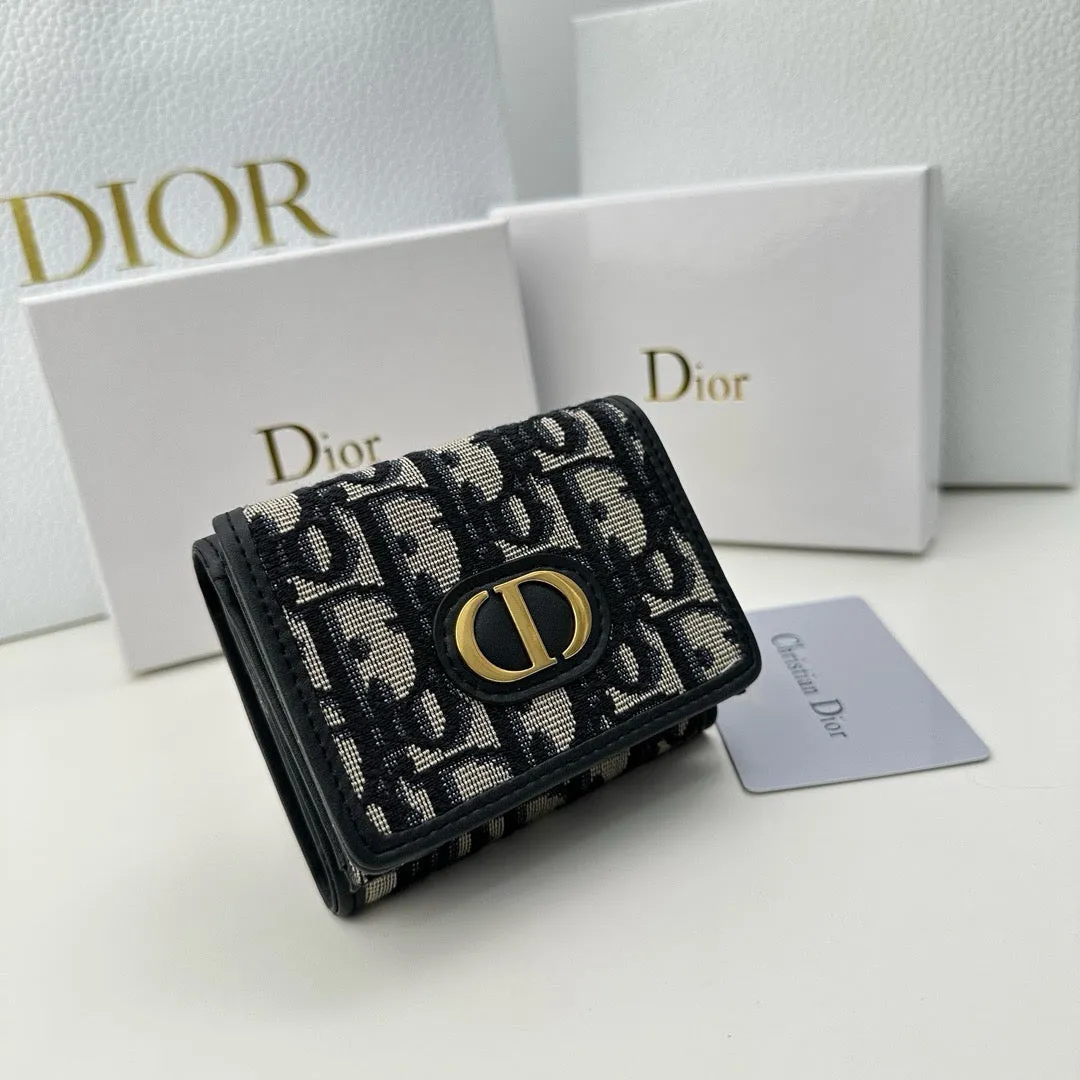 DR489 Small 30 Montaigne Wallet / 3.7x2.9x1.4inch