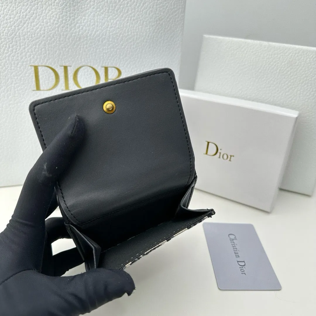 DR489 Small 30 Montaigne Wallet / 3.7x2.9x1.4inch