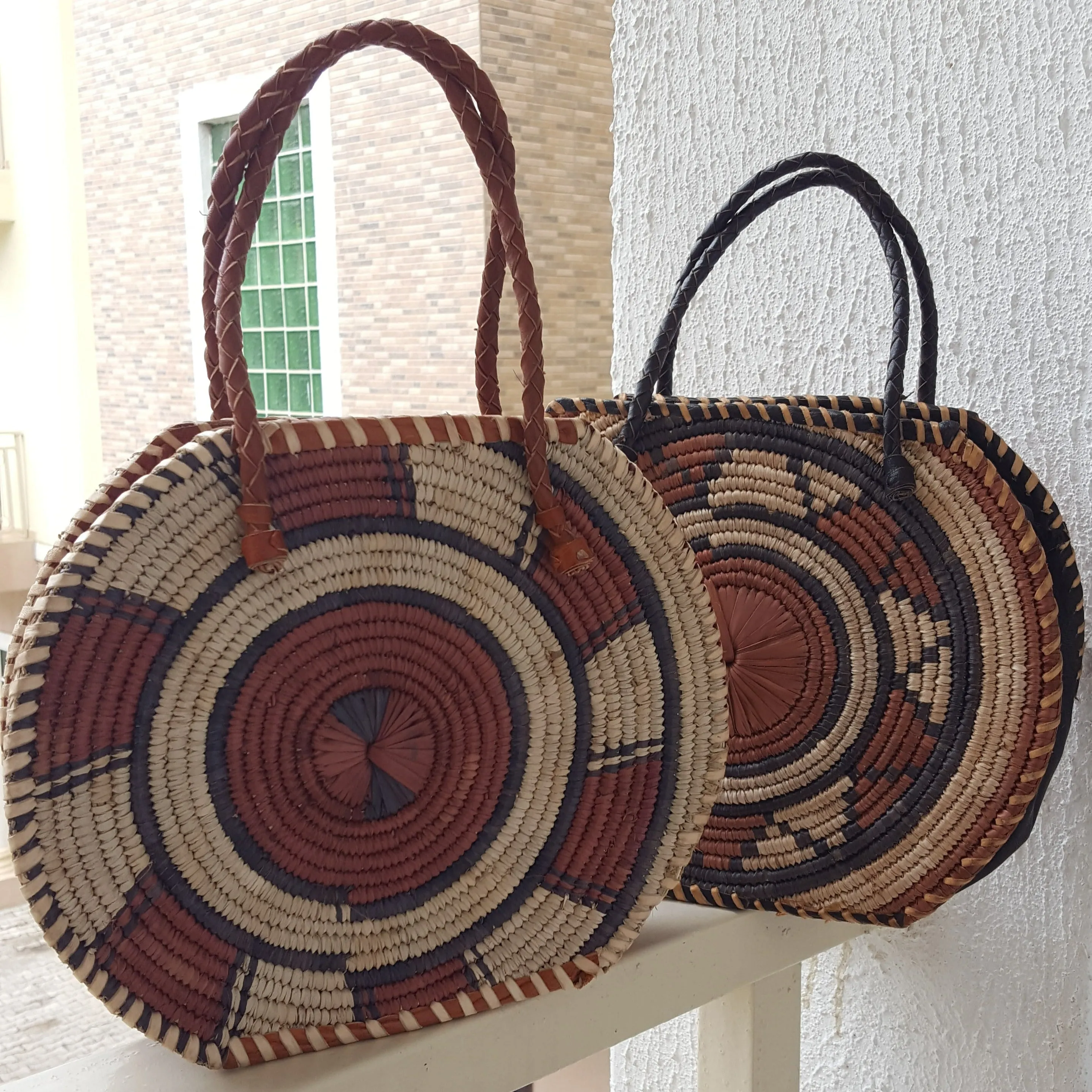 Handwoven Round Raffia Handbags - Large
