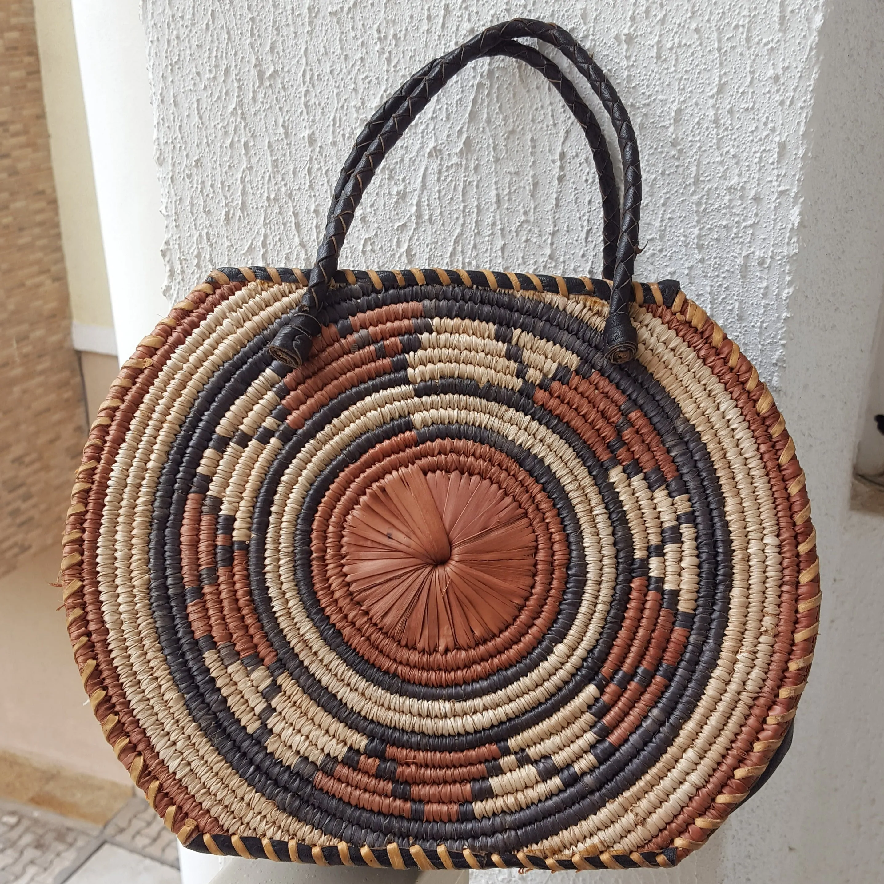 Handwoven Round Raffia Handbags - Large