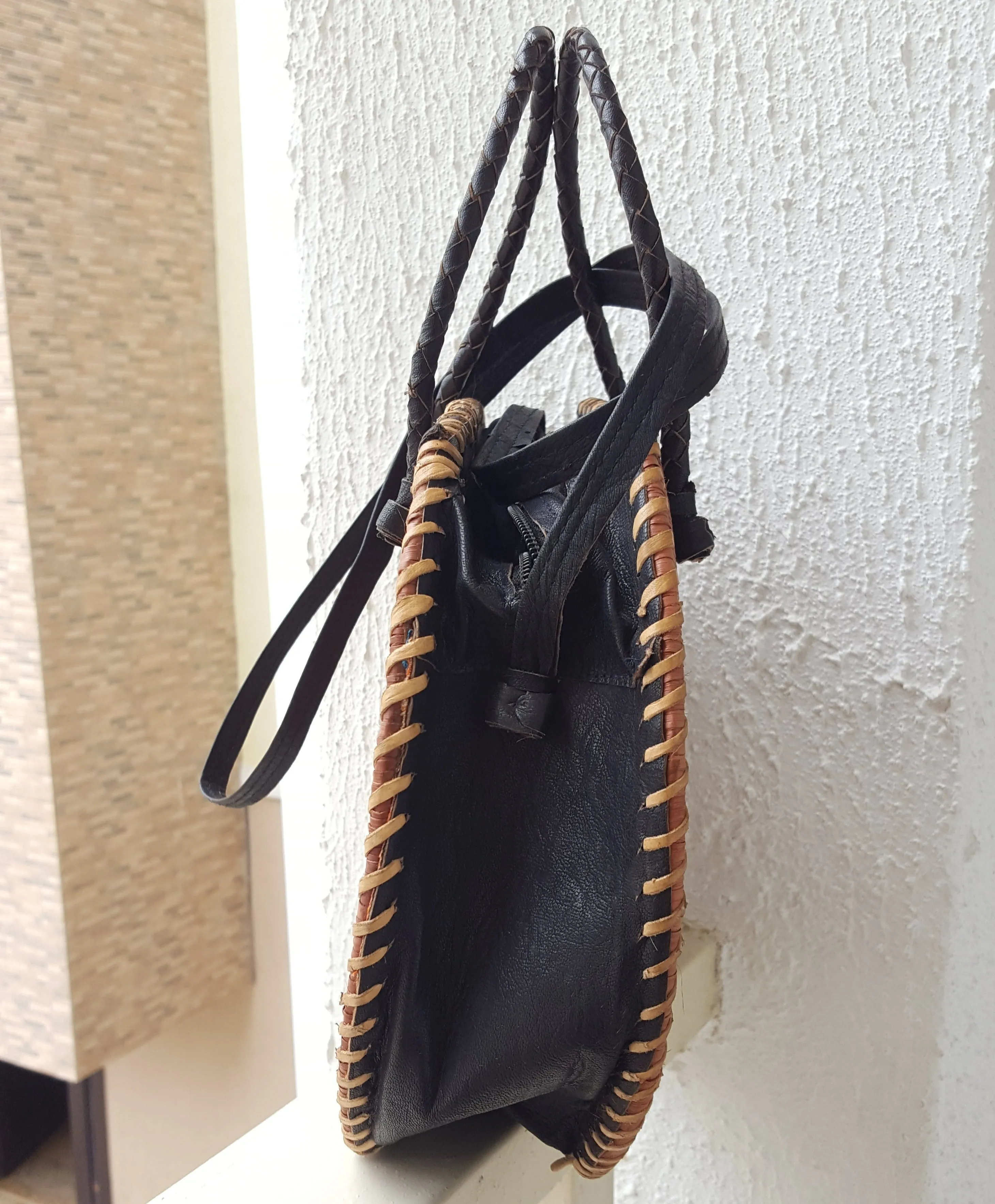 Handwoven Round Raffia Handbags - Large