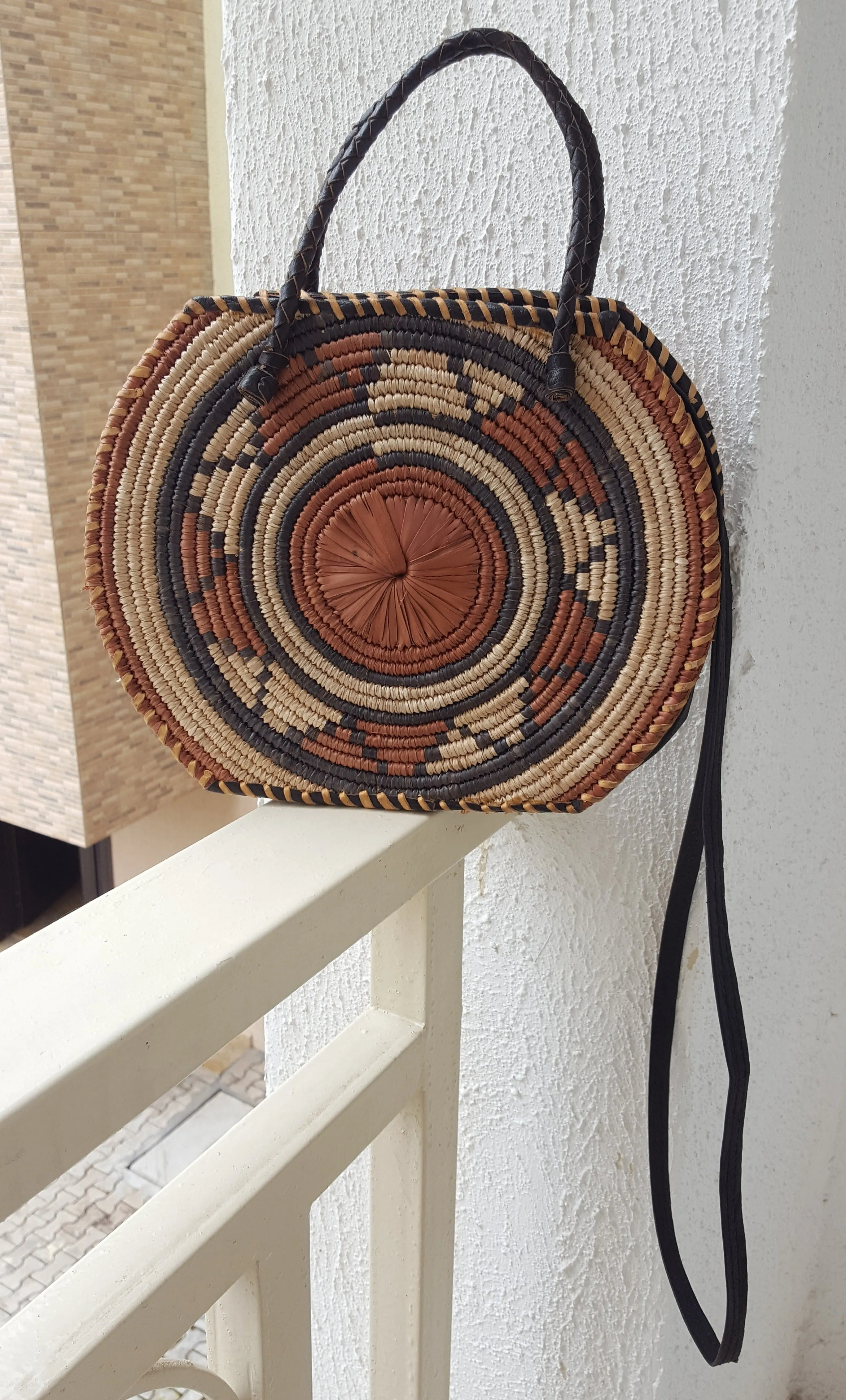 Handwoven Round Raffia Handbags - Large