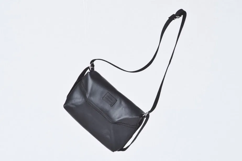 VALOR - Black Leather