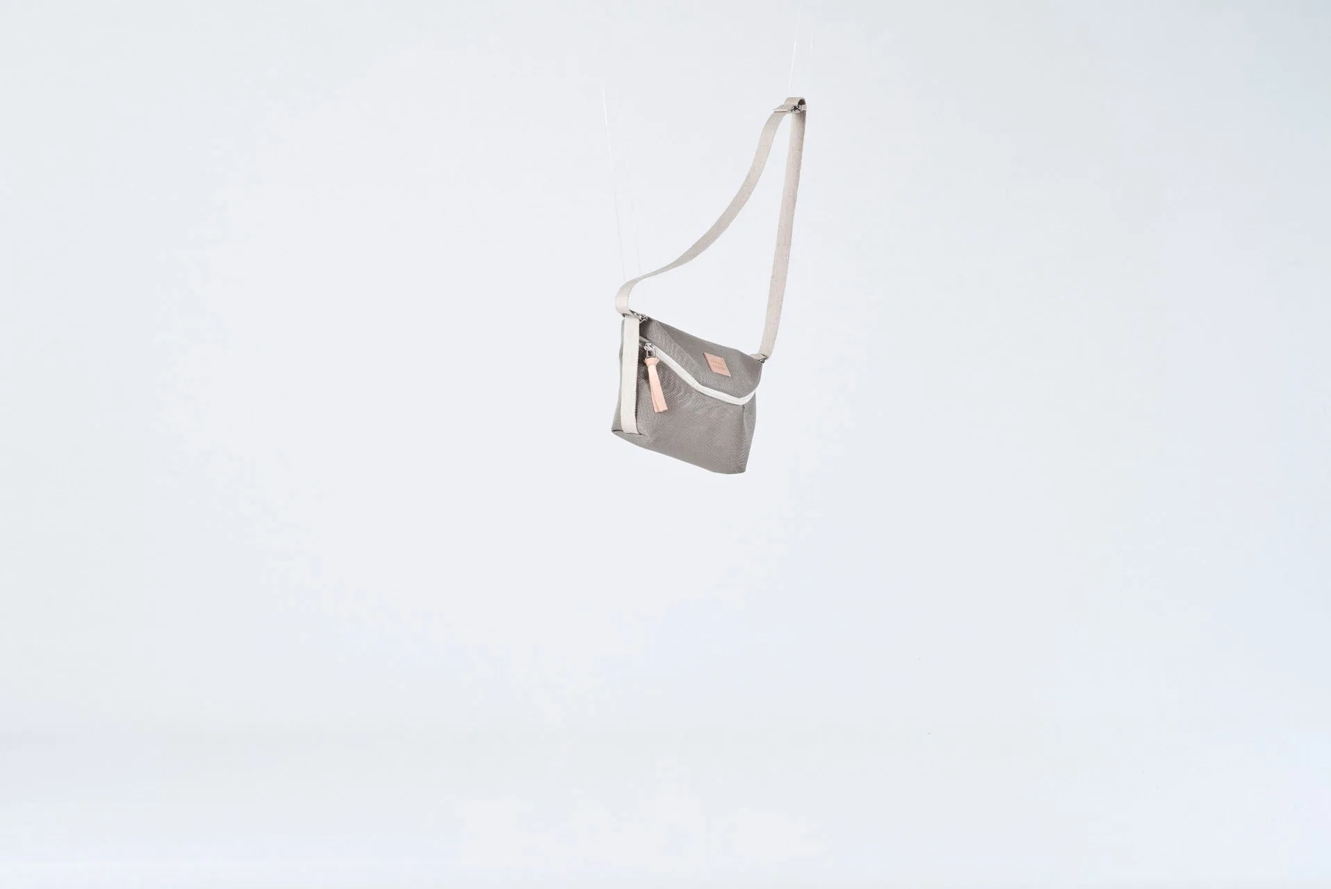 VALOR - Taupe Mesh