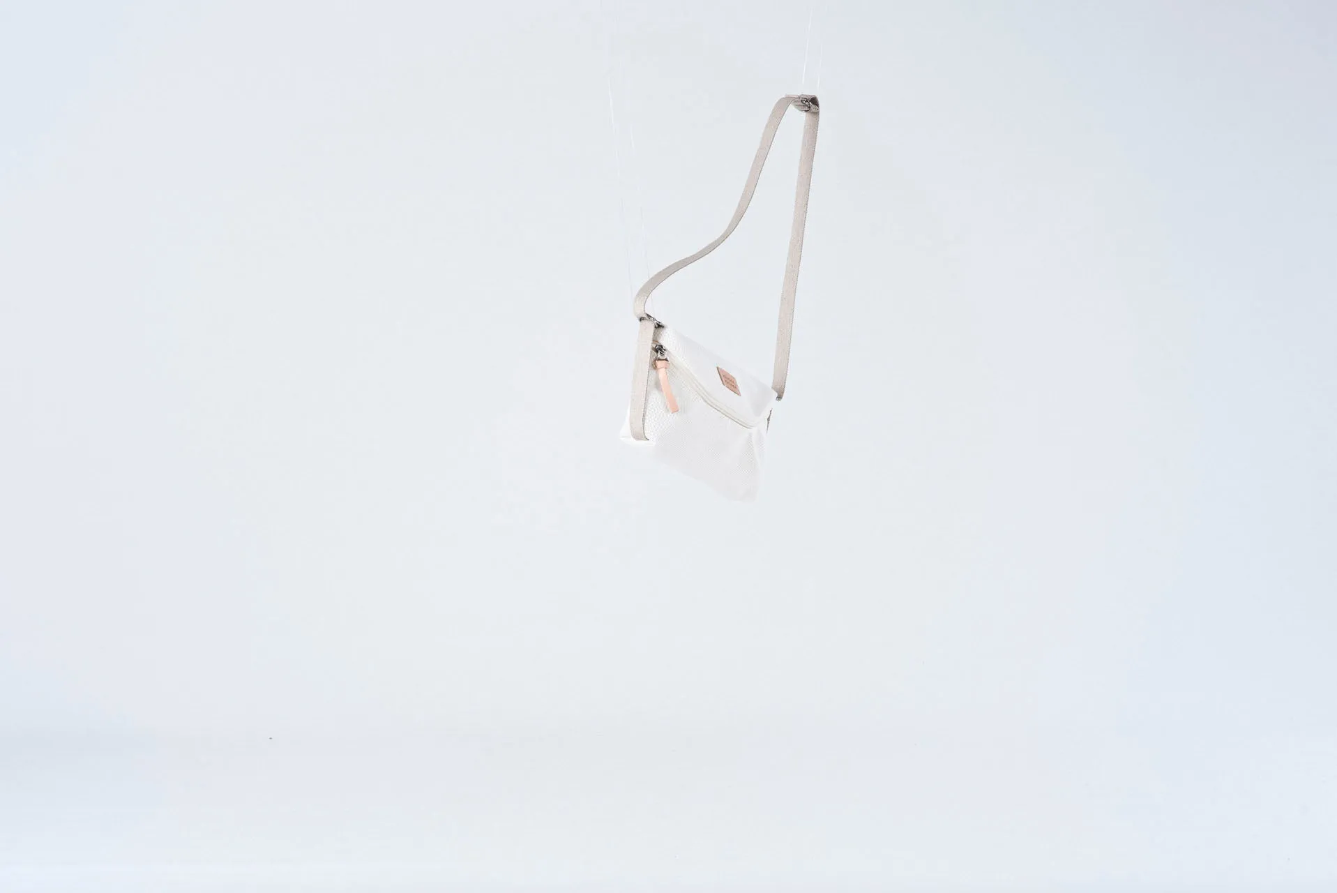 VALOR - White Mesh